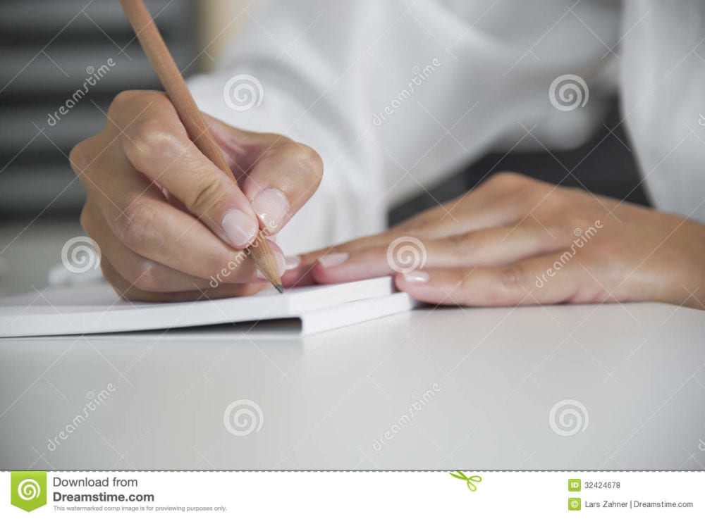 femme écrit moi 3