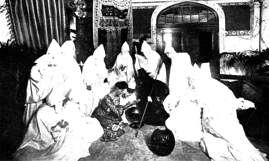 book_of_halloween_04_fortune_telling.jpg